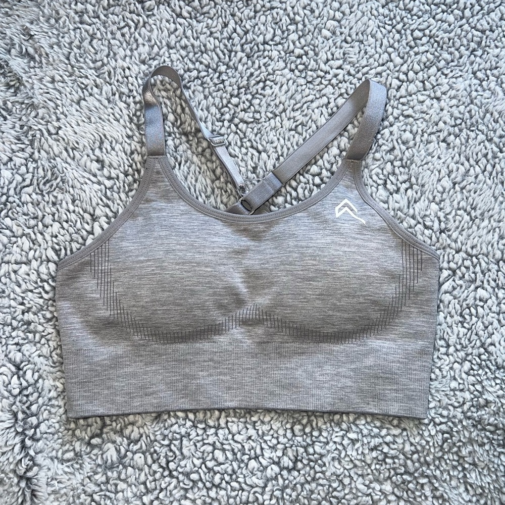 ONER ACTIVE: Classic Seamless Sports Bra